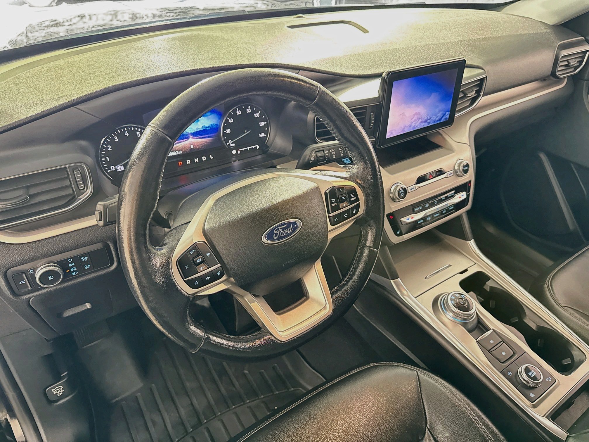 Used 2021 Ford Explorer XLT w/ Equipment Group 202A AWD/4WD image 11