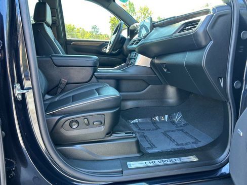 Used 2024 Chevrolet Tahoe Premier w/ Premium Package image 46