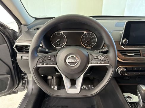Certified 2025 Nissan Altima 2.5 SV FWD image 27