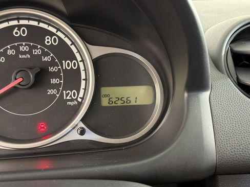 Used 2011 MAZDA MAZDA2 Sport FWD image 19