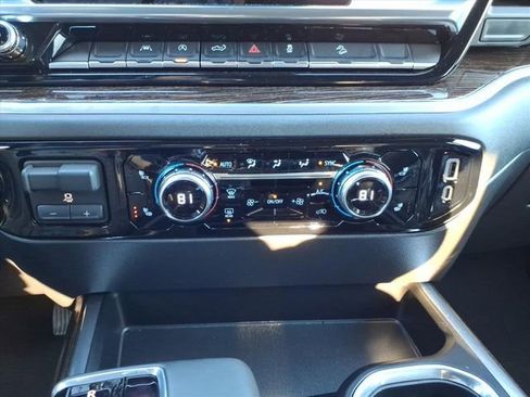 New 2026 GMC Sierra 1500 Elevation image 32