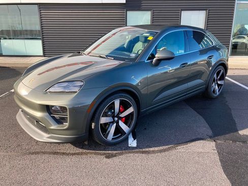 Used 2025 Porsche Macan 4S Electric AWD/4WD image 6