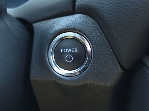Used 2025 Toyota RAV4 XLE AWD/4WD image 34