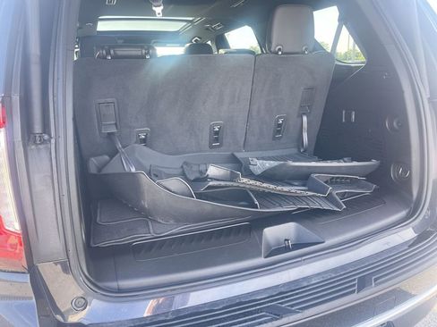 Used 2023 GMC Yukon SLT AWD/4WD image 5