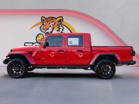 Used 2025 Jeep Gladiator Sport AWD/4WD image 8