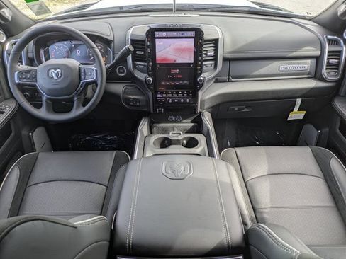 New 2026 RAM 2500 Laramie AWD/4WD image 15