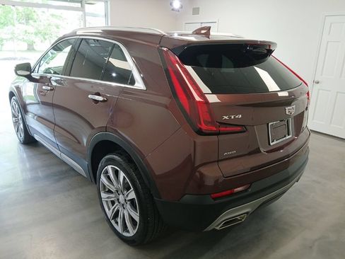 Used 2022 Cadillac XT4 Premium Luxury w/ Technology Package AWD/4WD image 3