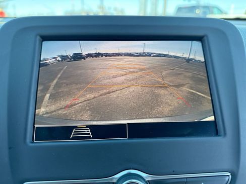 Used 2022 Chevrolet Equinox LS FWD image 17