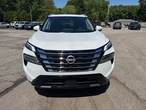 Used 2025 Nissan Rogue Platinum w/ Tech Package AWD/4WD image 7