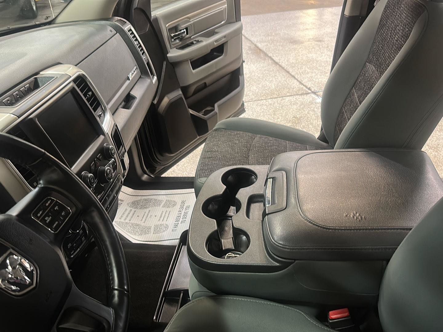 Certified 2017 RAM 1500 Big Horn AWD/4WD image 28