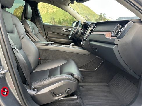 Used 2019 Volvo XC60 T8 Inscription w/ Advanced Package image 8
