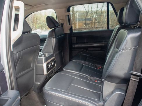 Used 2024 Ford Expedition XLT image 23