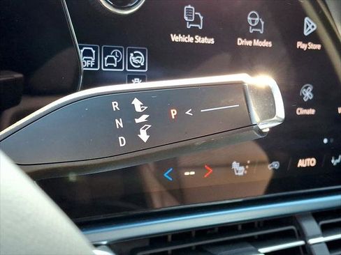 Used 2024 Chevrolet Equinox EV LT image 18