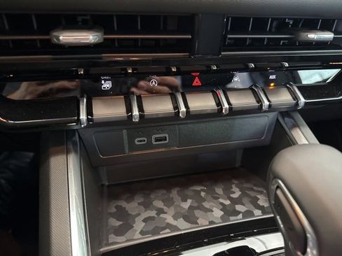 New 2026 GMC Canyon Elevation w/ Convenience Package image 39