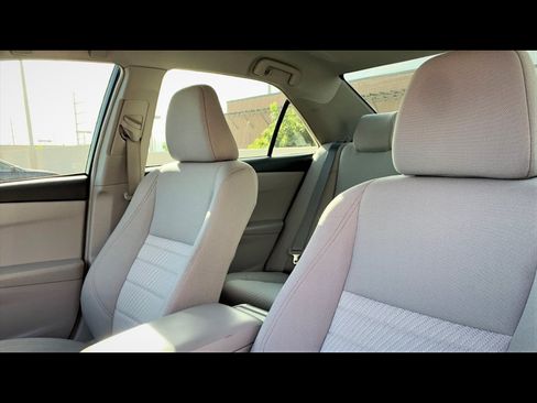 Used 2016 Toyota Camry LE FWD image 10