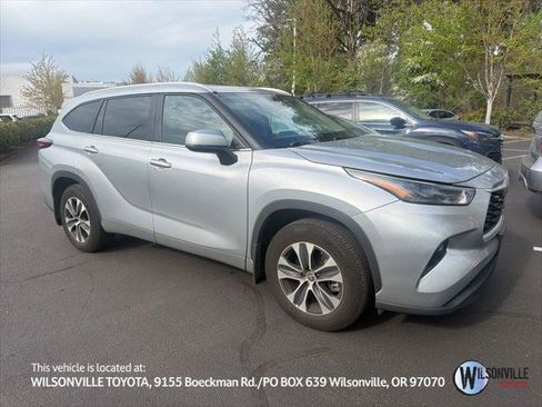 Certified 2024 Toyota Highlander XLE AWD/4WD image 1