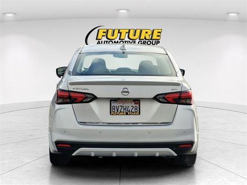 Used 2020 Nissan Versa SR w/ Convenience Package image 6