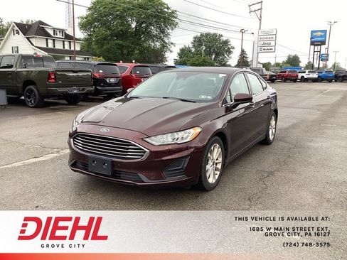 Used 2019 Ford Fusion SE FWD image 3