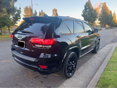 Used 2019 Jeep Grand Cherokee Altitude RWD image 5