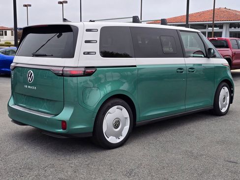 Used 2025 Volkswagen ID. Buzz Pro S Plus AWD/4WD image 4