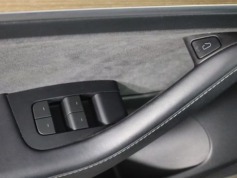 Used 2023 Tesla Model 3 Standard Range RWD image 18
