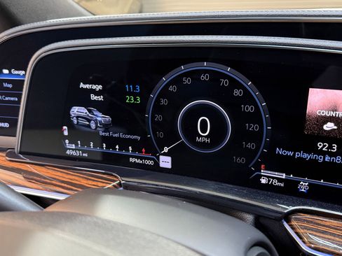 Certified 2022 Cadillac Escalade Premium Luxury w/ LPO, Radiant Package image 18