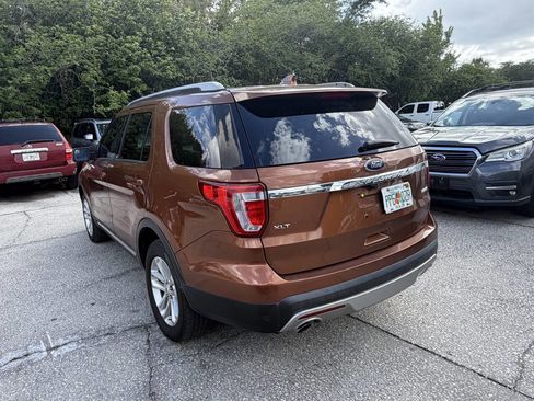 Used 2017 Ford Explorer XLT w/ Equipment Group 202A image 2