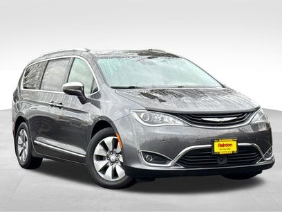 Used 2019 Chrysler Pacifica Limited w/ Advanced Safetytec Group