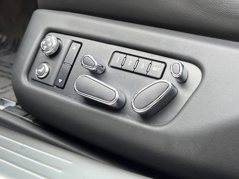 Used 2014 Bentley Flying Spur W12 image 32