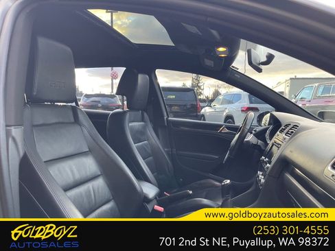 Used 2010 Volkswagen GTI 4-Door image 18