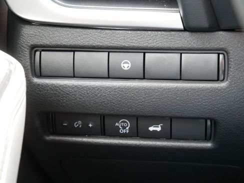 Used 2026 Nissan Rogue SV w/ Cold Weather Package AWD/4WD image 26