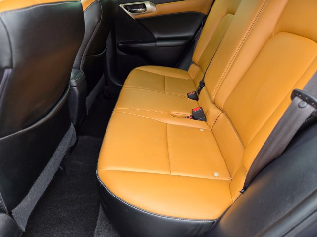 Used 2017 Lexus CT 200h FWD image 11