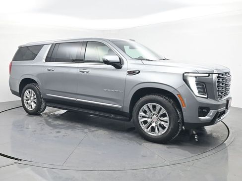Used 2025 GMC Yukon XL Denali image 7