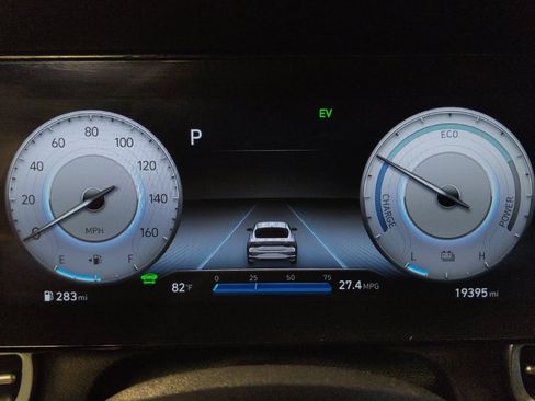 Used 2023 Hyundai Elantra Limited FWD image 23