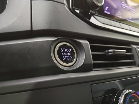 Used 2024 Nissan Pathfinder S image 24