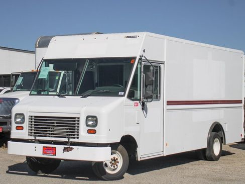 Used 2015 Ford E-450 and Econoline 450 Super Duty w/ A/C Prep Package image 4