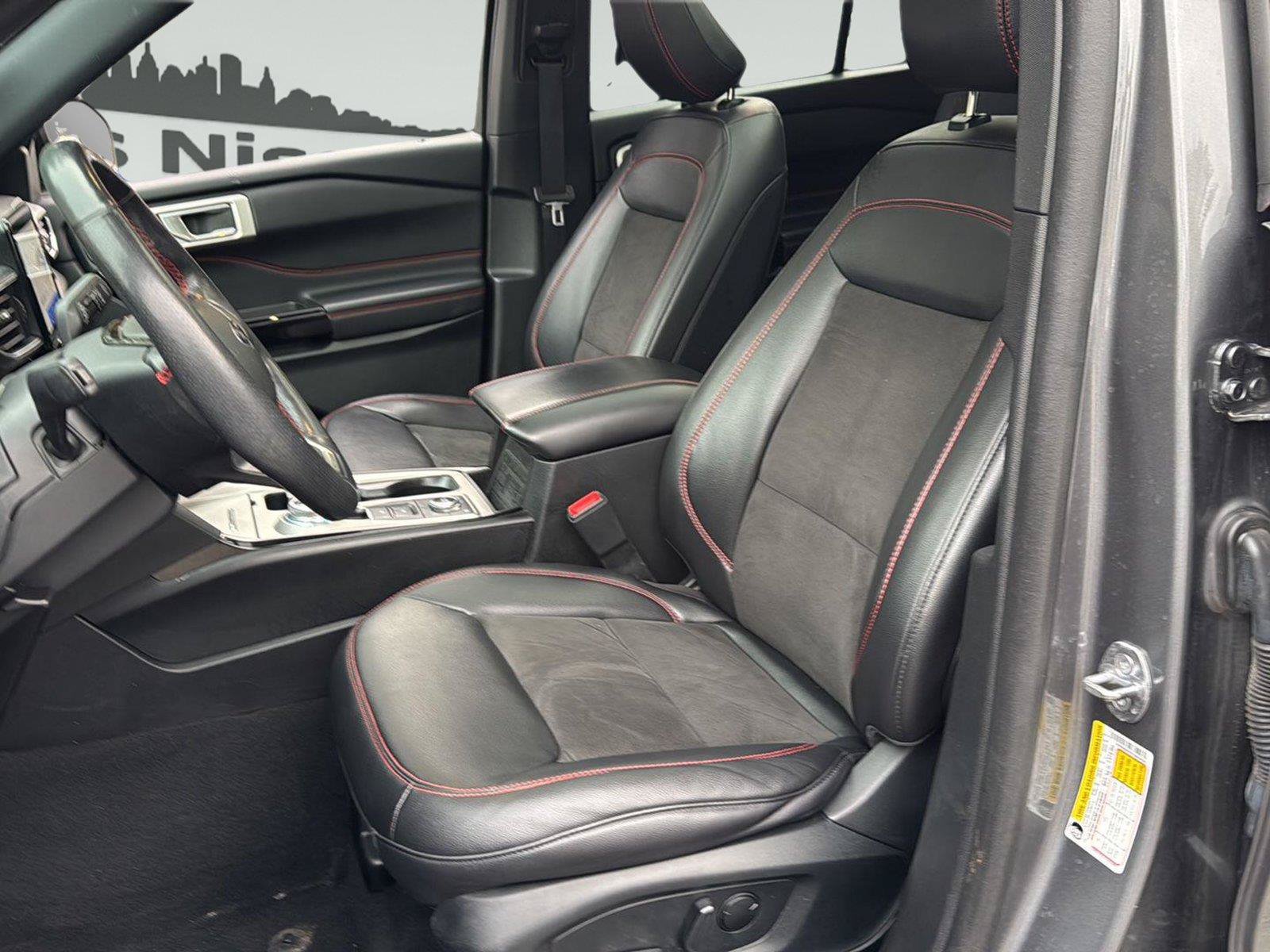 Used 2023 Ford Explorer ST-Line w/ Class IV Trailer Tow Package AWD/4WD image 19