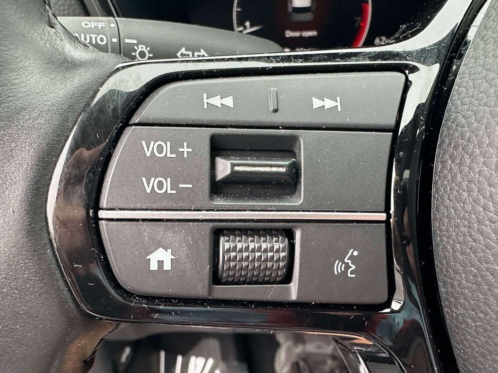 Used 2024 Honda CR-V EX-L image 19