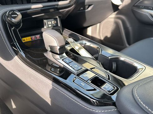 Certified 2025 Lexus NX 250 FWD w/ Towing Package (2000 Lbs) image 23