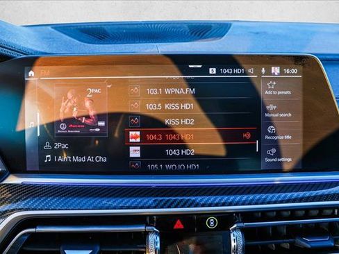 Used 2022 BMW X6 M50i w/ Dynamic Handling Package image 17