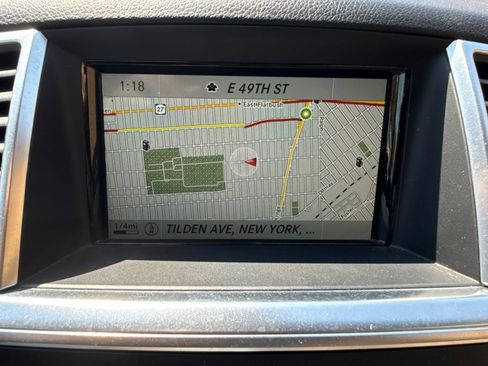 Used 2015 Mercedes-Benz ML 350 4MATIC w/ Premium 1 Package image 16