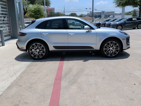 Used 2024 Porsche Macan AWD/4WD image 11