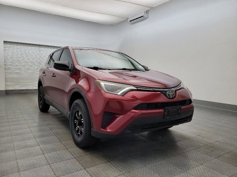 Used 2018 Toyota RAV4 LE image 13