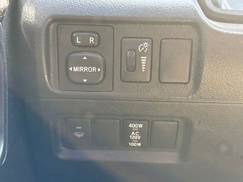 Used 2017 Toyota 4Runner TRD Off-Road AWD/4WD image 32
