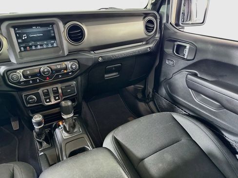Used 2019 Jeep Wrangler Sport AWD/4WD image 21