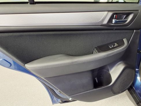 Used 2019 Subaru Outback 2.5i Premium image 24