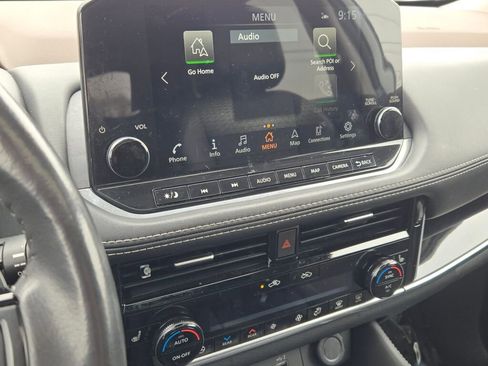 Used 2023 Nissan Rogue SL w/ SL Premium Package image 24