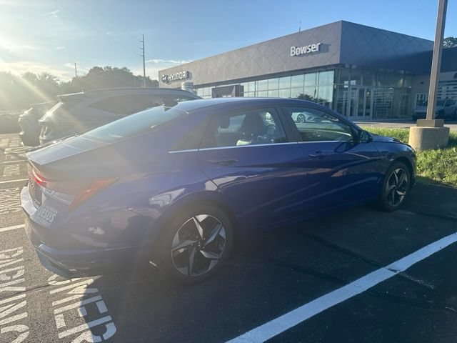 Certified 2023 Hyundai Elantra Limited w/ Cargo Package FWD image 5
