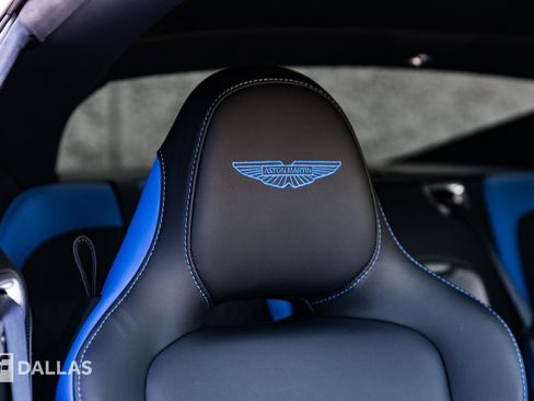 Used 2024 Aston Martin DB12 Coupe image 33