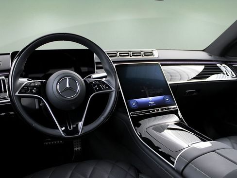 Used 2025 Mercedes-Benz S 580 4MATIC Sedan image 20